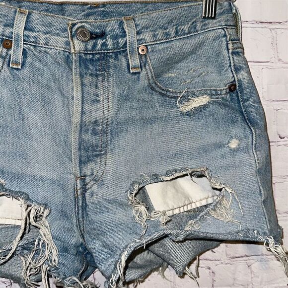 Levi's 501 Women's High-Rise Distressed Cutoff Denim Shorts Size 25 - Picture 3 of 14